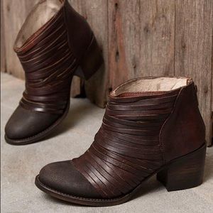 Free Bird • FB-Cain rustic brown ankle booties